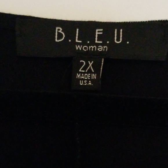 B.l.e.u Woman Gorgeous Shirt! - Picture 4 of 6